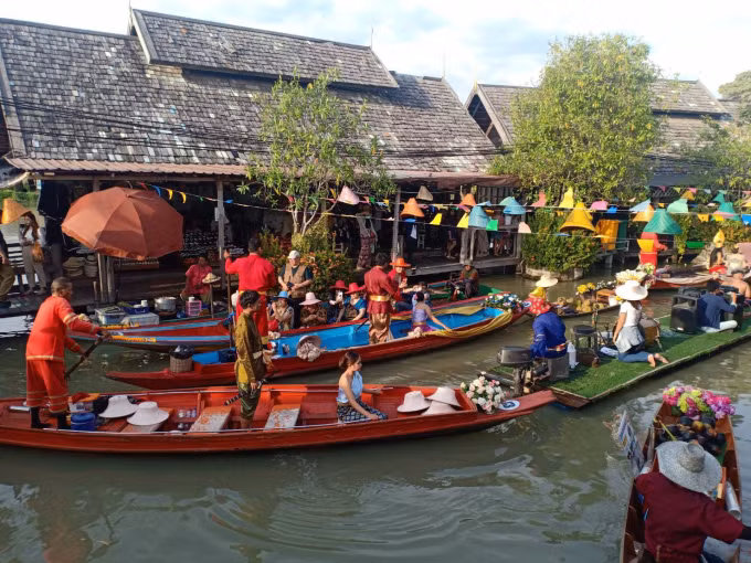 Hen truong tan hoang vu chay cho noi Pattaya cua Thai Lan-Hinh-9