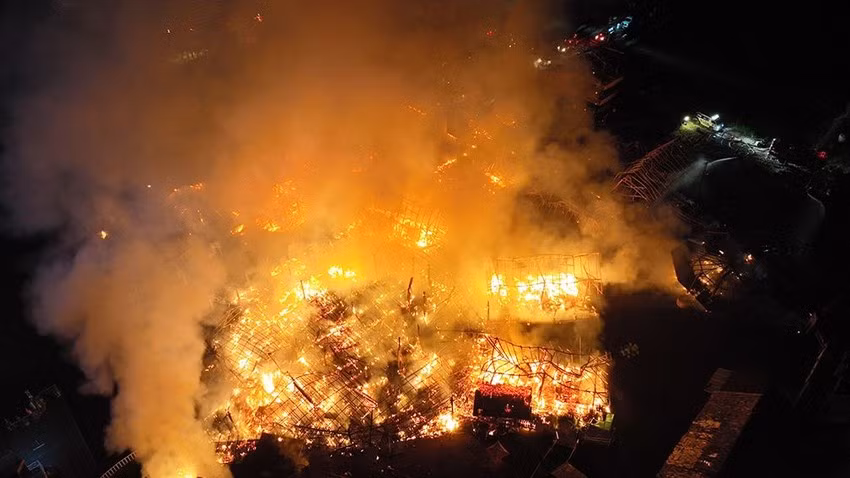 Hen truong tan hoang vu chay cho noi Pattaya cua Thai Lan