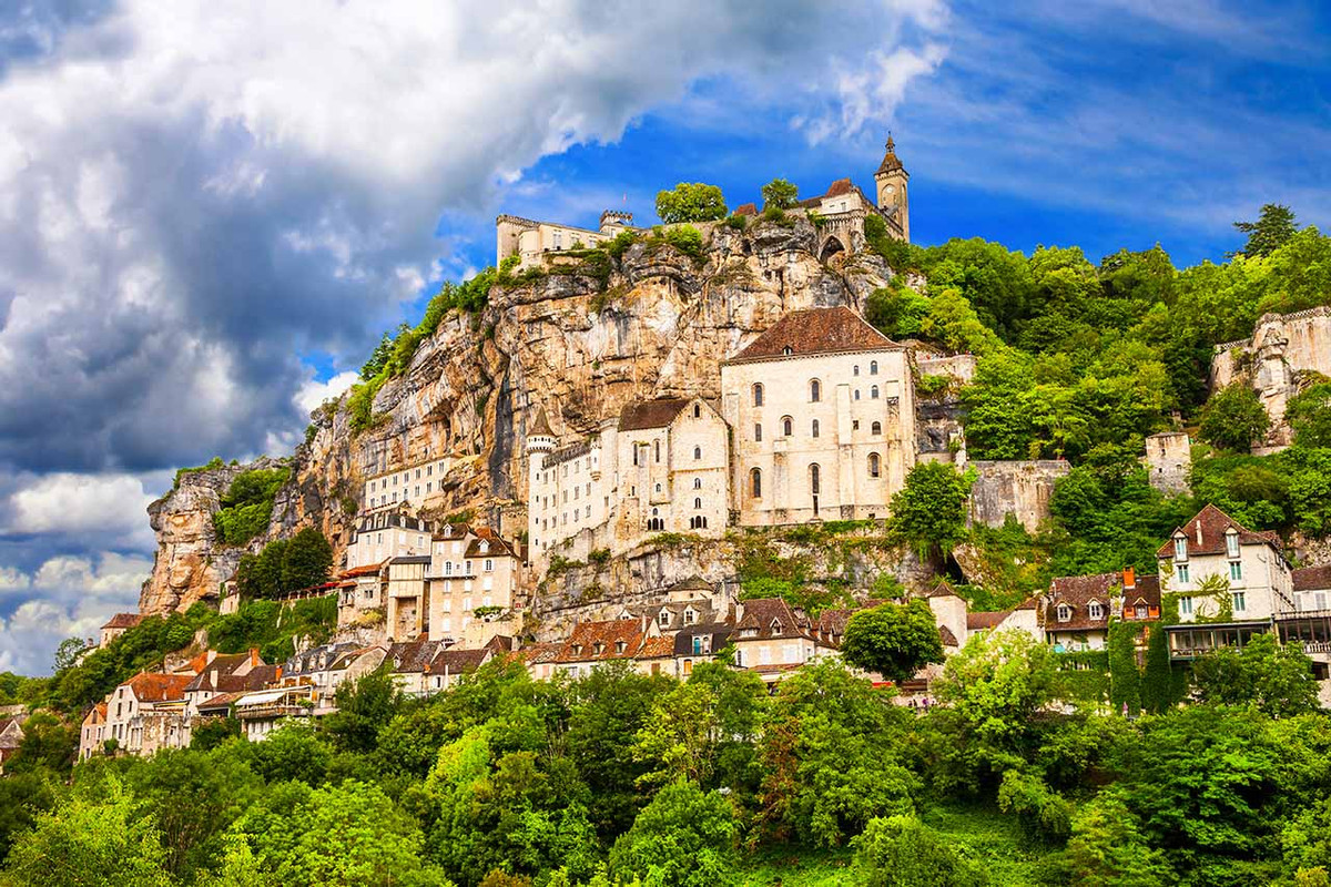 Rocamadour là một ngôi làng cổ thuộc tỉnh Lot, vùng Midi-Pyrénées, phía Tây Nam nước Pháp.