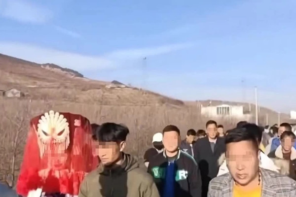 Co gai bi ep ket hon sau khi xem mat duoc 3 ngay