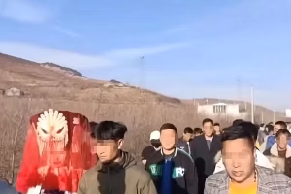 Co gai bi ep ket hon sau khi xem mat duoc 3 ngay