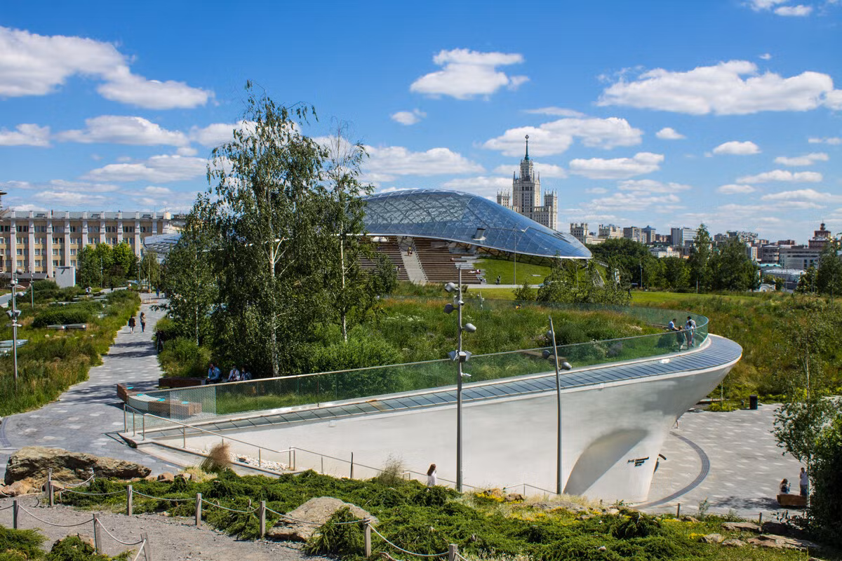 Công viên Zaryadye còn có nhiều “hệ sinh thái thông minh” khác và tự hào có “cây cầu treo” bắc qua sông Moskva.