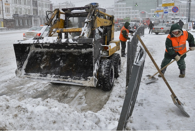 Nga xu ly luong tuyet khong lo trong mua dong the nao?