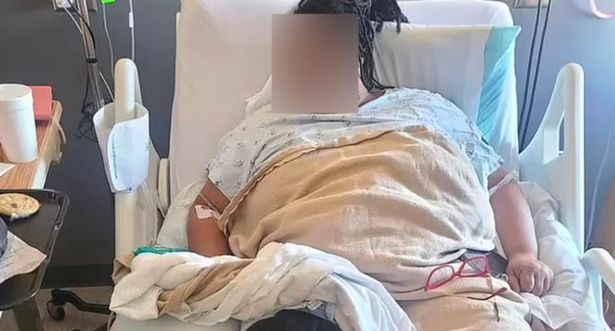 Nữ sinh lớp 9 đánh cô giáo dã man đến mức gãy chân - Hình 2 Nu sinh lop 9 danh co giao da man den muc gay chan-Hinh-2