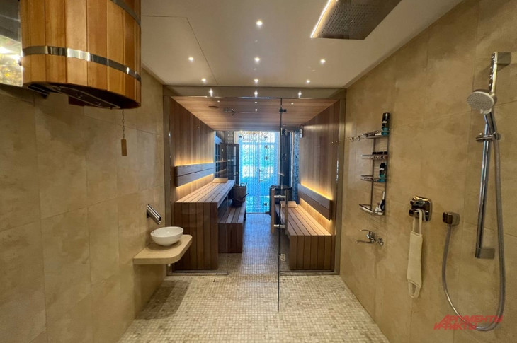 Biệt thự của ông trùm Wagner còn lắp đặt cả một phòng tắm xông hơi kiểu Nga sang chảnh.