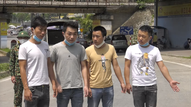 Quá trình đấu tranh, lực lượng biên phòng triệu tập Phùng Thế Anh và Vàng Seo Xóa vì có liên quan. Khai với lực lượng chức năng, Phùng Thế Anh từng là lái xe cho một khách sạn trên địa bàn thành phố nên có quen biết nhiều người Trung Quốc.