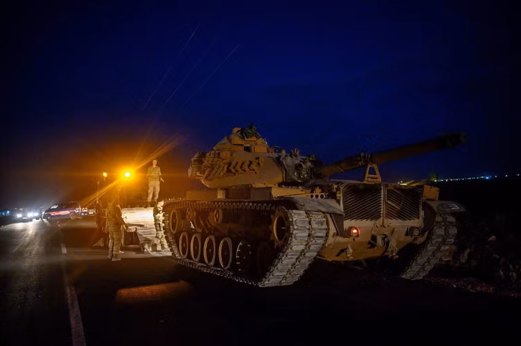 Bên cạnh đó hiện vẫn chưa có thông tin xác thực về thời điểm diễn ra vụ tấn công, mặc dù hình ảnh mới được công bố hôm 10/2 nhưng có vẻ như đây là vụ tập kích diễn ra từ hôm 3/2.