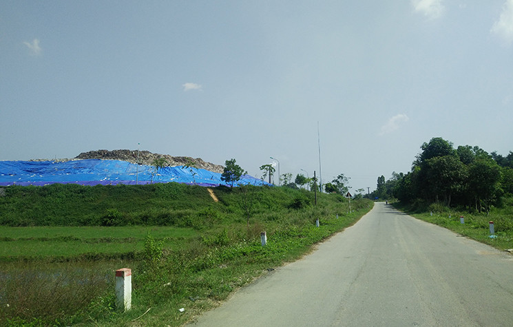 Theo ông Vũ Cường - Phó Tổng giám đốc Công ty TNHH MTV Môi trường Đô thị Hà Nội, Công ty đã cử một Phó giám đốc từ bãi rác Nam Sơn lên điều hành, nắm bắt tình hình, rà soát xây dựng kế hoạch vận hành chi tiết để khắc phục sự cố môi trường, lên phương án xử lý hồ nước sau khi tạm đình chỉ công tác đối với ông Nguyễn Thanh Hà - Giám đốc Urenco 6 trong thời gian 30 ngày (kể từ ngày 26/10) và ông Trần Kim Tấn - Phó Giám đốc Urenco 6.