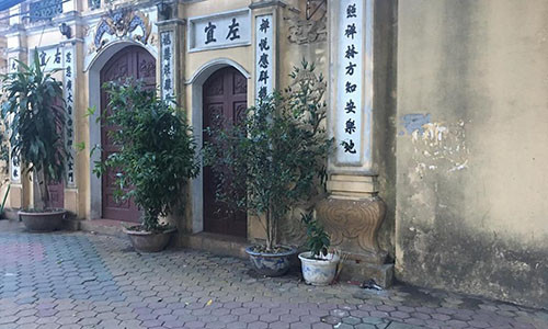 Nguoi dan ong guc chet truoc cong chua Thien Quang