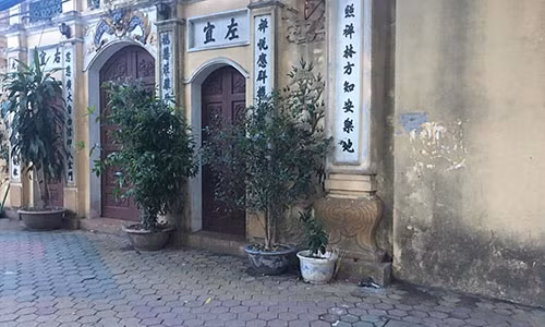 Nguoi dan ong guc chet truoc cong chua Thien Quang