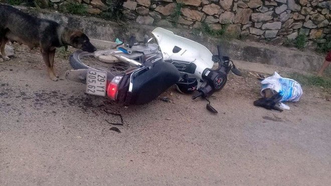 2 doi tuong di xe may tu Ha Noi len Hoa Binh trom de