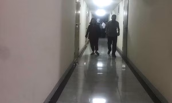 Loi khai chan dong cua nu sinh 21 tuoi nghi nem con so sinh-Hinh-2