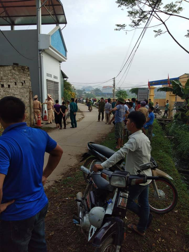 Canh sat vay bat nghich tu chem chet me, bat giu con tin-Hinh-2