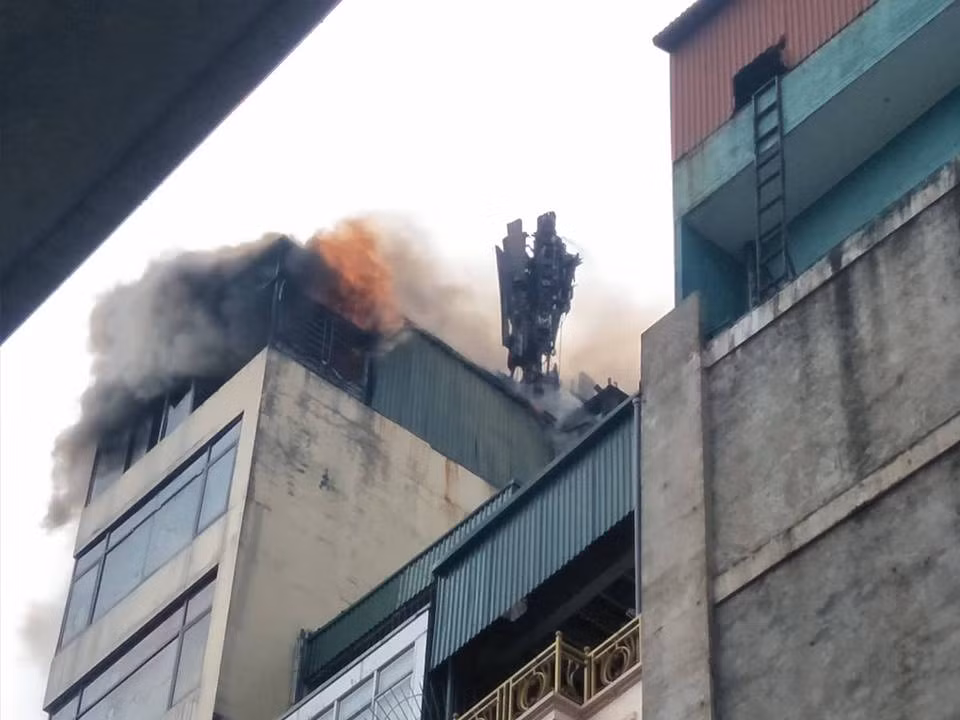 Ha Noi: Chay nha 7 tang do dot vang ma ngay mung 1