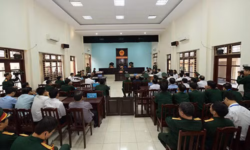 Vi sao Ut “troc” duoc dai dien VKS de nghi giam an?