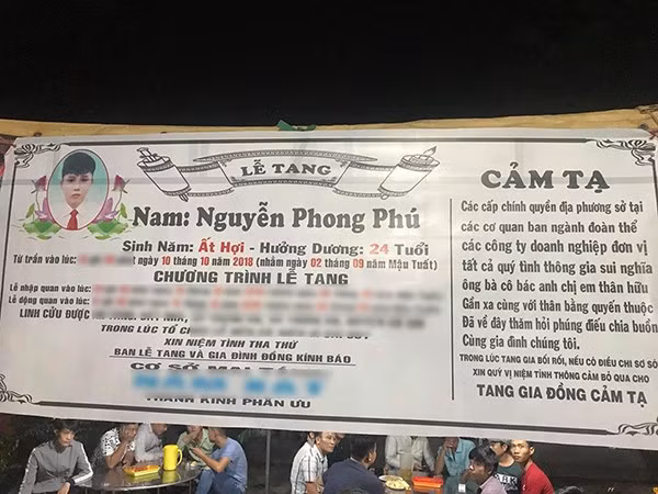 Bang hoang chau trai ba ngoai “xi tin” qua doi