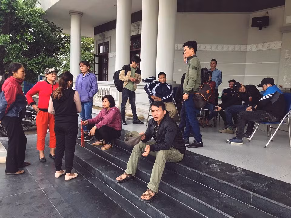 Be 2 tuoi tu vong khi truyen dich: Be trai duoc truyen...hai lan