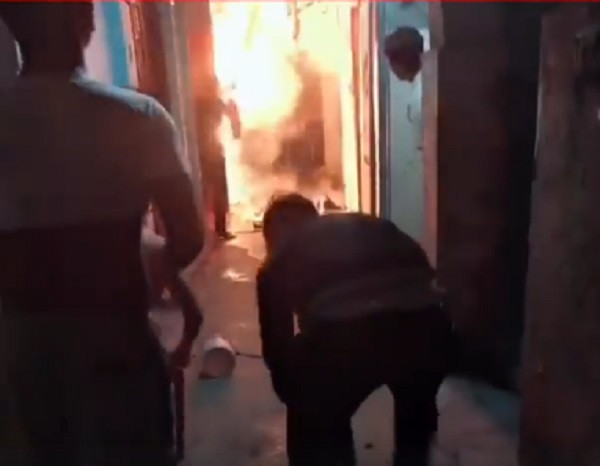 Chong tam xang dot ca nha do mau thuan voi vo