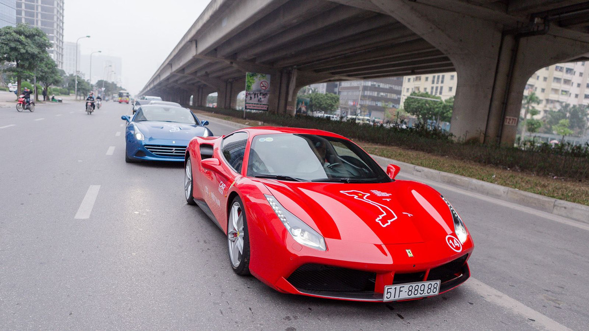 Chiếc xe đã cùng ca sĩ Tuấn Hưng tham gia nhiều sự kiện.