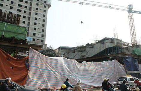 Dự án đường sắt đô thị Hà Nội tuyến Cát Linh - Hà Đông được thực hiện bằng nguồn vốn tín dụng của Trung Quốc, theo hiệp định ký giữa hai nước Việt Nam và Trung Quốc, với phương thức tổng thầu EPC. Thời gian vay là 30 năm. Sau khi tai nạn xảy ra, Bộ GTVT đã nghiêm khắc cảnh cáo tư vấn giám sát cũng như tổng thầu, đồng thời đưa ra các quy định mạnh như chấm dứt tư vấn giám sát Trung Quốc, yêu cầu dùng cơ quan giám sát tốt nhất của Việt Nam. Thay giám đốc điều hành của Trung Quốc.