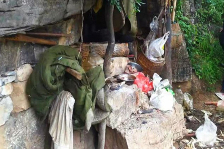 Tron truy na 17 nam van bi may bay khong nguoi lai tom song-Hinh-3