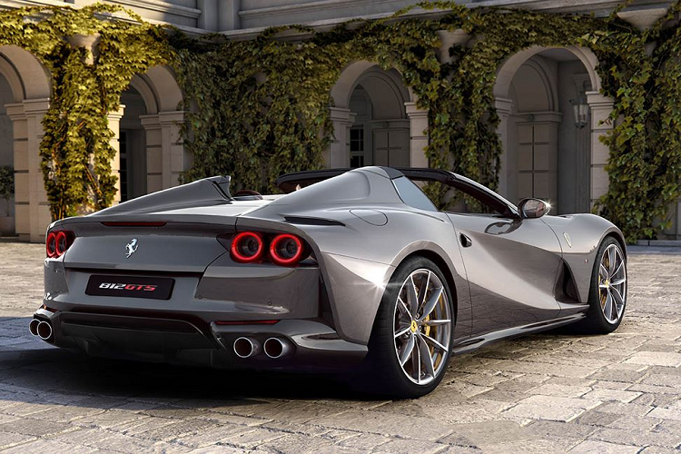 Những con số này đã biến Ferrari 812 GTS V12 mạnh nhất đang được bán tại thời điểm này, nó đã vượt qua Lamborghini Aventador SVJ Roadster (770 mã lực). Nhờ đó, chiếc xe chỉ mất dưới 3 giây để tăng tốc từ 0-100km/h, mất 8,3 giây để đạt 0-200km/h và đạt tốc độ tối đa hơn 340km/h như 812 Superfast, mặc dù trọng lượng khô của xe tới 1.600kg.