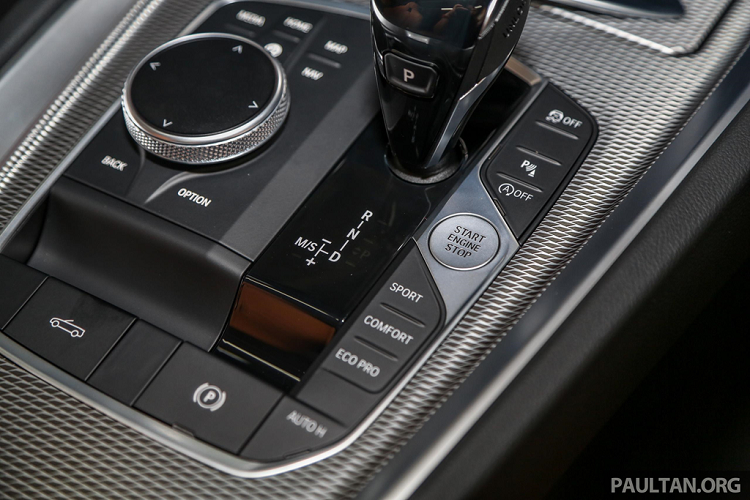 Hệ thống phanh được nâng cấp, khóa vi sai điện tử M Sport cho trục sau và hệ thống treo M Sport cũng là những trang bị tiêu chuẩn cho Z4 2019.