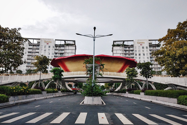 Camera góc rộng trên Galaxy A20s được mở rộng từ 77 độ đến siêu rộng 120 độ giúp người dùng chụp toàn cảnh tốt hơn. Camera góc rộng phát huy tác dụng tốt ở những tình huống người dùng cần chụp phong cảnh rộng, các công trình kiến trúc đồ sộ. Đôi khi, bạn cần chụp ảnh nhóm, camera góc siêu rộng sẽ giúp việc “tác nghiệp” đơn giản hơn. 