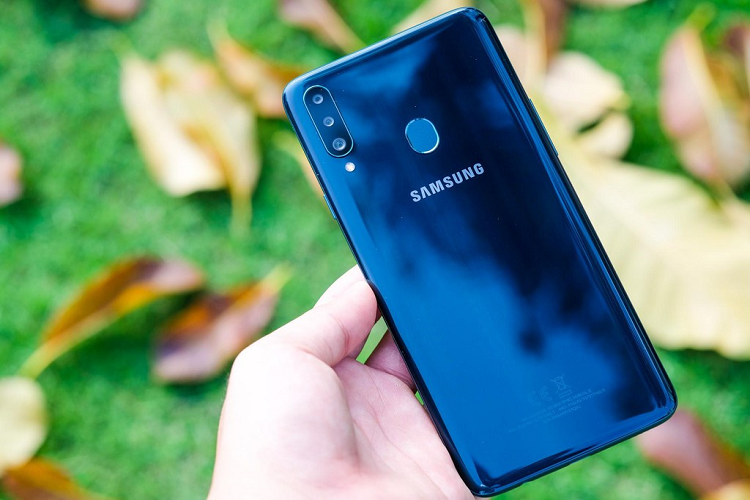 Năm nay, Samsung tập trung mạnh vào dòng Galaxy A khi liên tục giới thiệu các model từ phân khúc thấp đến cận cao cấp. Galaxy A20s là mẫu smartphone thứ 10 thuộc dòng Samsung Galaxy A giá rẻ được giới thiệu tại Việt Nam. 