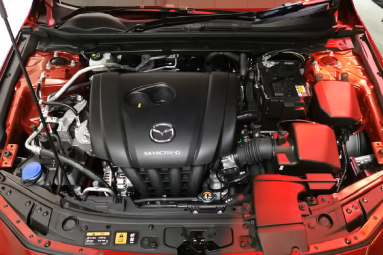 Bước sang thế hệ mới, Mazda3 đã chuyển sang sử dụng nền tảng khung gầm SkyActiv-Vehicle mới nhẹ hơn, cứng hơn và an toàn hơn ‘’người tiền nhiệm’’.