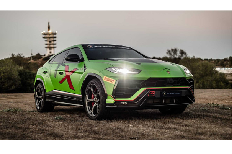 Lamborghi Urus ST-X bản đua sơn màu Verde Mantis giống bản xe đua Huracan, kiểu mâm xe đặc trưng. Tuy nhiên, la-zăng trong hình vẫn là kiểu thường.