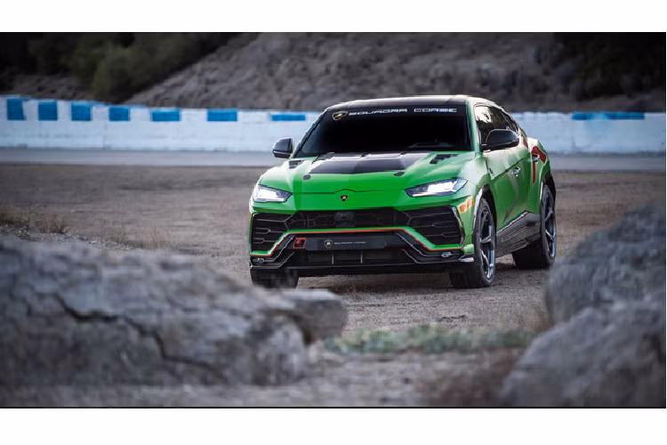 Ngoài ra, có thông tin hãng siêu xe Lamborghini sẽ tăng công suất động cơ V8 nhưng chưa được hãng xác nhận.