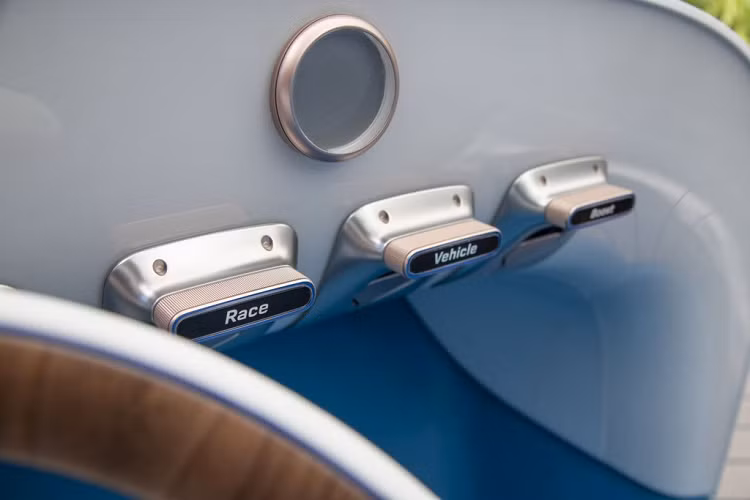 Bản Concept Vision Mercedes Simplex là biểu trưng cho những nỗ lực của chúng tôi trong công cuộc lưu giữ các tinh hoa đó. Nó sẽ trở thành biểu tượng của thương hiệu Ngôi sao ba cánh trong tương lai".