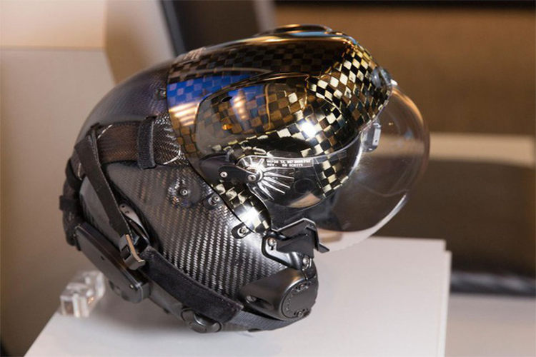 Ngam chiec mu bay gan 10 ty dong cua phi cong F-35 My-Hinh-2