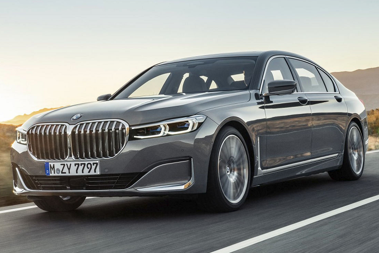Mẫu xe sang BMW 7-Series là niềm tự hào lớn nhất của thương hiệu ôtô đình đám nước Đức. Kể từ khi ra đời với triết lý định nghĩa lại tương lai ngành công nghiệp ôtô, BMW 7-Series luôn là biểu tượng cho những trải nghiệm sang trọng và đẳng cấp trên toàn thế giới. Đây là mẫu xe hội tụ đầy đủ tinh hoa và những công nghệ tiên tiến tối ưu nhất của BMW.