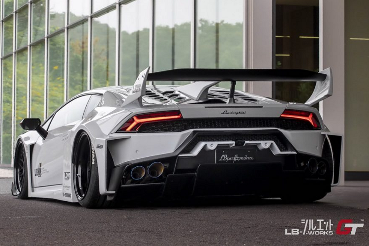 Thay vì việc mua nguyên một bộ kit, hãng độ Liberty Walk có thể cung cấp cho những người có nhu cầu. Hãng có bán lẻ những chi tiết của gói độ như bộ phận cản trước và sau, bộ khuếch tán, cánh gió sau, nắp capo,…