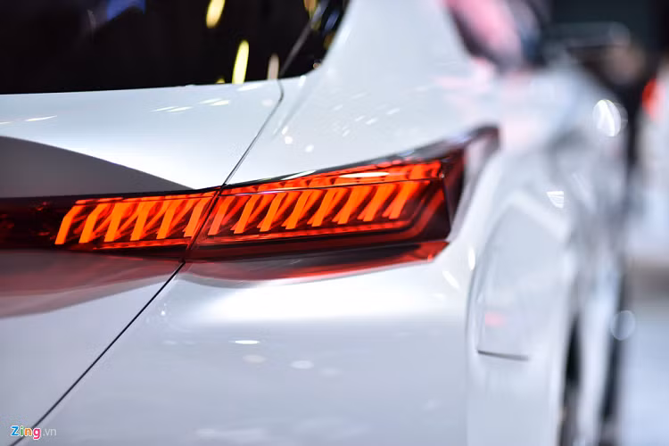 Trái tim của GT PHEVE sử dụng 3 mô-tơ điện khác nhau bao gồm một ở cầu trước và 2 ở cầu sau. Là một chiếc SUV nên không quá bất ngờ khi xe được trang bị hệ dẫn động 4 bánh toàn thời gian AWD.