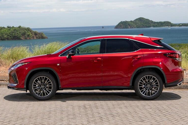 Bản hybrid Lexus RX 450h có giá khởi điểm đắt hơn, từ 47.775 USD. Hãng xe Nhật đã bắt đầu sản xuất Lexus RX 350 2020, dự kiến xe sẽ có mặt tại đại lý Mỹ cuối năm nay.