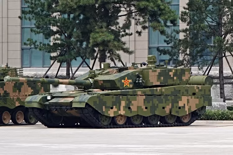 Được xem như tuyên bố của Trung Quốc về sức mạnh quốc phòng, xe tăng chiến đấu chủ lực thế hệ thứ ba Type 99 gần như vẫn nằm trong vòng bí mật. Thông tin của xe tăng lộ diện rất ít. Chỉ biết rằng nó được trang bị động cơ diesel 1.500 mã lực, tốc độ tối đa 80 km/h, trọng lượng 54 tấn, không có thông tin về giá bán.