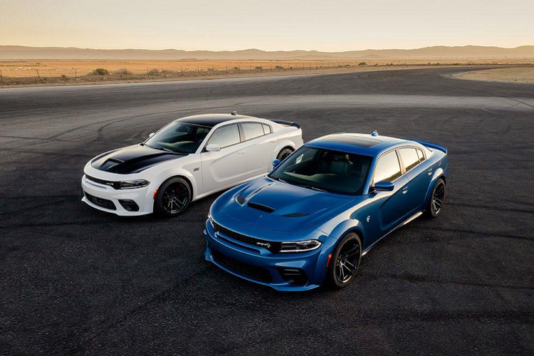 Dodge cho biết Charger SRT Hellcat 2020 và gói mở rộng Scat Pack sẽ chỉ có sẵn ở dạng Widebody, điều đó đồng nghĩa là sẽ không có phiên bản thân hẹp. Công ty sẽ nhận đơn đặt hàng kể từ tháng 10 và sẽ bàn giao xe vào đầu năm 2020. Giá xe Dodge Charger SRT Hellcat hiện chưa được công bố chính thức.