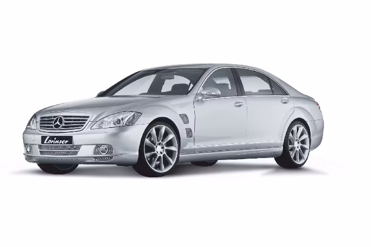 Những gói nâng cấp hiệu suất và ngoại thất của hãng độ Lorinser là một gợi ý dành cho các bác đang sở hữu S-Class thế hệ cũ (W221) muốn làm mới ‘’vợ hai’’ của mình theo hướng sang trọng và đẳng cấp hơn.