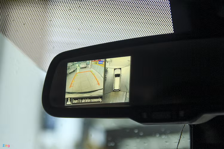 Khác với các mẫu xe trong phân khúc dùng động cơ diesel, Terra V dùng động cơ xăng 2.5L (máy dầu chỉ có ở bản tiêu chuẩn số sàn). Mức tiêu thụ nhiên liệu ở đường ngoài đô thị là gần 8 lít/100 km (theo công bố nhà sản xuất), thực tế có thể cao hơn tùy vào kỹ năng lái xe của tài xế.