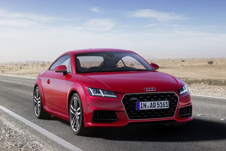 Ngược dòng thời gian, vào hồi tháng 5 vừa qua, đích thân ông Bram Schot, Chủ tịch của Audi AG đã thông báo về kế hoạch loại bỏ mẫu xe TT ra khỏi danh sách sản phẩm của hãng và thay thế bằng mẫu Audi eTTron hoàn toàn mới, chạy điện với thiết kế mang đậm âm hưởng từ TT.