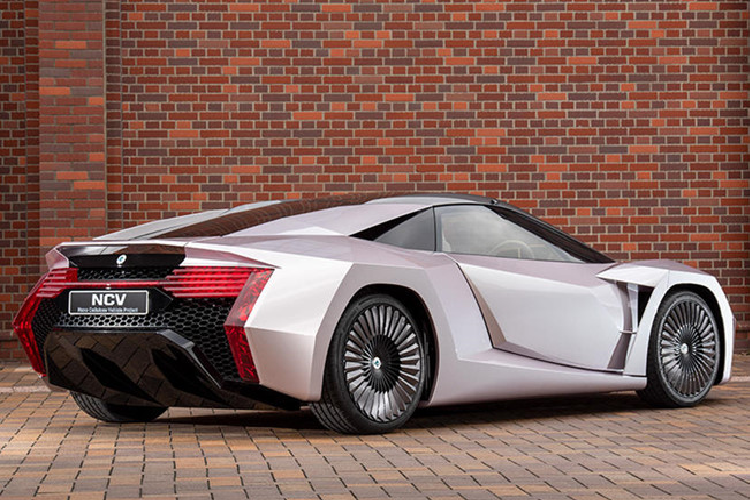 Nội thất của siêu xe tuy không cầu kỳ nhưng vẫn toát lên vẻ sang trọng, kết hợp với một số yếu tố thiết kế độc đáo của Nhật Bản, từ ghế bọc ngồi bọc vải kimono đến bảng điều khiển tối giản và họa tiết hình hoa. Thông số kỹ thuật đã không được tiết lộ và khó để xác định chiếc xe có bất kỳ thành phần cơ học nào bên dưới kết cấu thân xe đầy sáng tạo của nó.