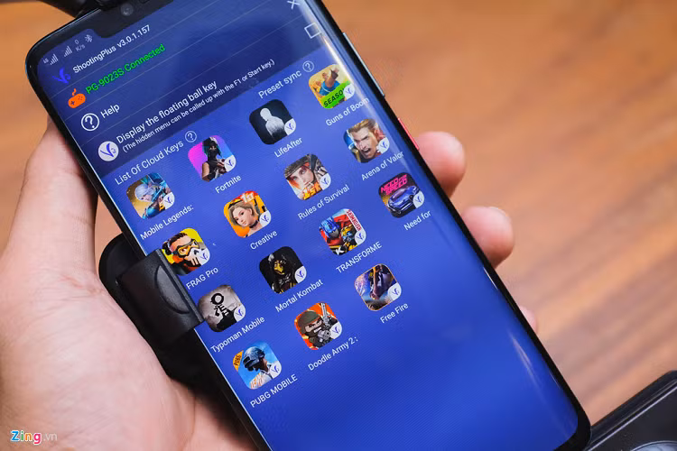 Về phần mềm, PG-9023S chuẩn bị sẵn một số tựa game mobile quen thuộc như Need For Speed, Liên Quân, Rule of Survival, Fortnite, PUBG Mobile... Người dùng chỉ việc gán profile vào các nút như Home + Up, Home Left, Home +Down... để kích hoạt layout phím.