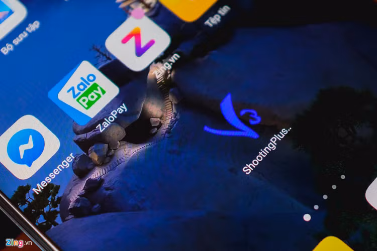 Mẫu tay cầm tôi quyết định mua để trải nghiệm có tên iPega PG-9023S, giá bán của nó tại chợ điện tử Trung Quốc là 600.000 đồng. Tuy vậy, khi về Việt Nam, tôi tìm trên một số trang thương mại điện tử, nó có giá trên 900.000 đồng. Đi kèm với sản phẩm là mã QR cho phép người dùng tải phần mềm tùy chỉnh có tên Shooting Plus V3 trên cả Android và iOS. 