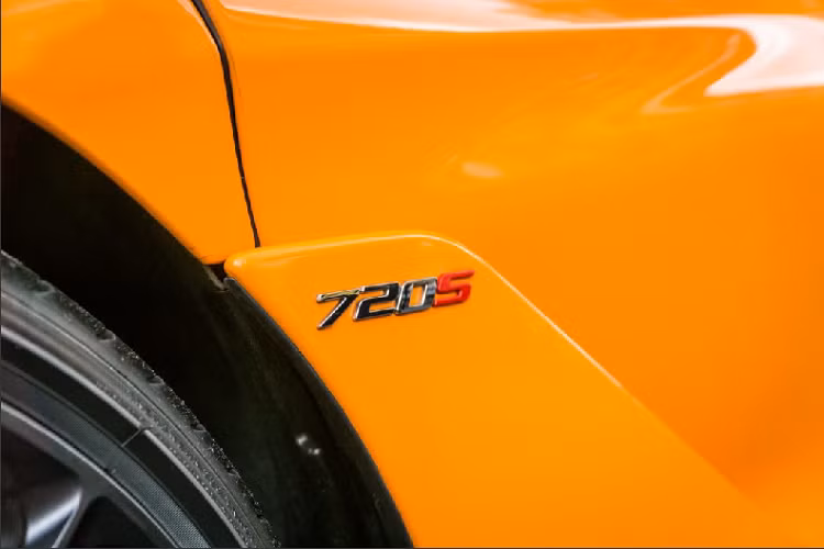 Hiệu quả làm mát của 720S tăng 15% so với 650S. Với ngôn ngữ thiết kế mới nổi bật về khí động học, lực ép xuống mặt đường của Mclaren 720S tăng khoảng 50% với người tiền nhiệm 650S.