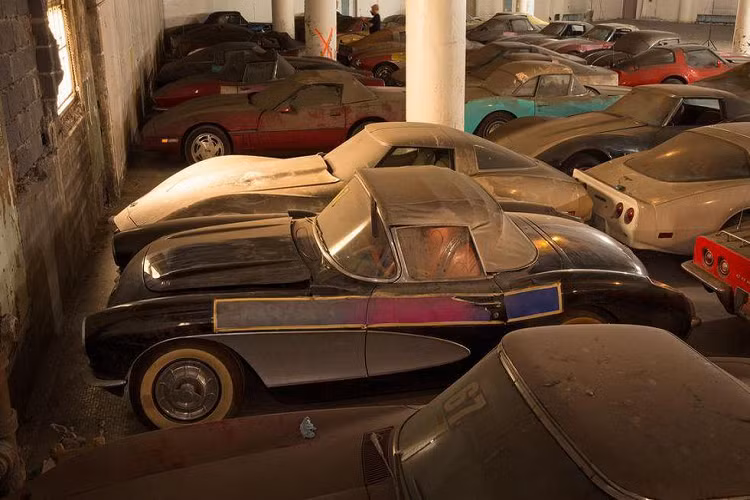 Năm 2014, bộ sưu tập Corvette này thuộc về chủ nhân mới là Peter Heller – người có mong muốn phục hồi và chuẩn bị đưa toàn bộ số xe này ra ánh sáng.