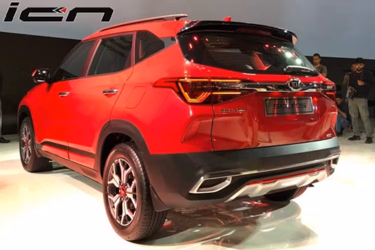 Tại thị trường Ấn Độ, Kia Seltos 2019 mới sẽ được bán ra với 3 tùy chọn động cơ khác nhau trong đó gồm 2 bản máy xăng và một bản máy dầu. Cụ thể, Kia Seltos bản máy xăng 1,5l và máy dầu 1,5l có công suất 115 mã lực, bản máy xăng tăng áp 1,4 mạnh 140 mã lực.