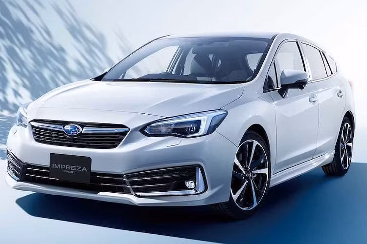 Là mẫu xe đầu tiên sử dụng nền tảng toàn cầu của Subaru, Impreza thế hệ thứ 5 mới chỉ vừa được ra mắt lần đầu vào nửa cuối năm 2016. Chỉ trong 3 năm đó, hàng loạt các đối thủ khác trong cùng phân khúc C như Toyota Corolla hay Mazda3 cũng đã "đáp trả" với đời mới hoàn toàn, buộc hãng xe này phải thay đổi sớm cho chiếc Subaru Impreza hoàn toàn mới.